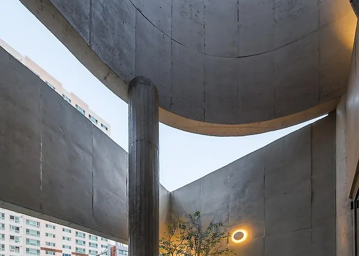 Urban Egg 3*