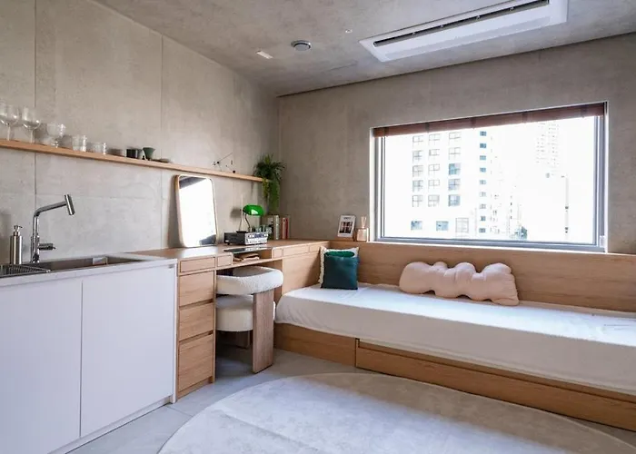 Urban Egg 3*