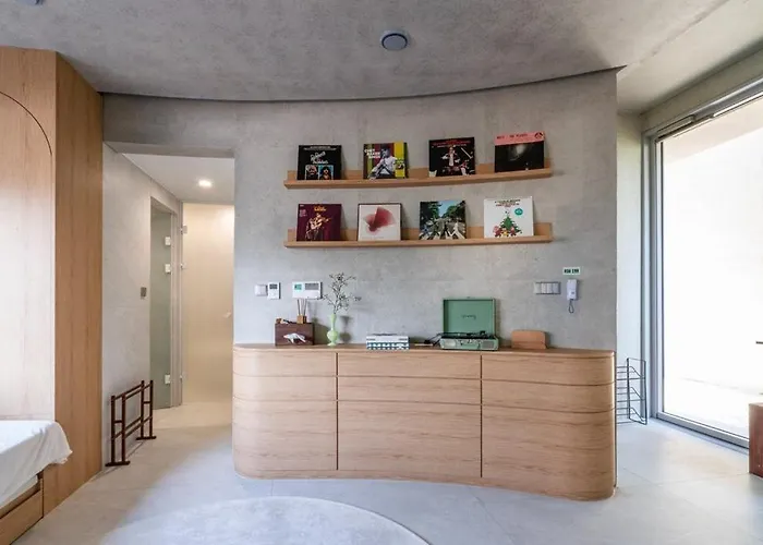 Urban Egg 3*